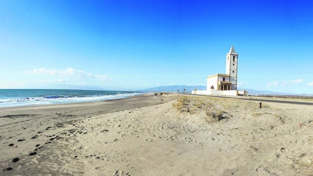 CABO DE GATA, TURISMO SIN PERIFOLLOS