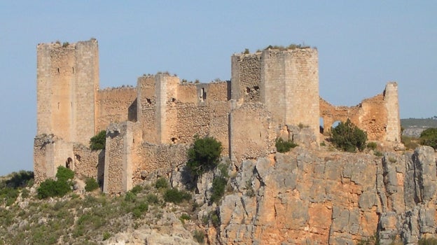 Castillo de Chirel, fotografiado en 2006