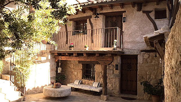 Patio de Place du Port, Guadalajara