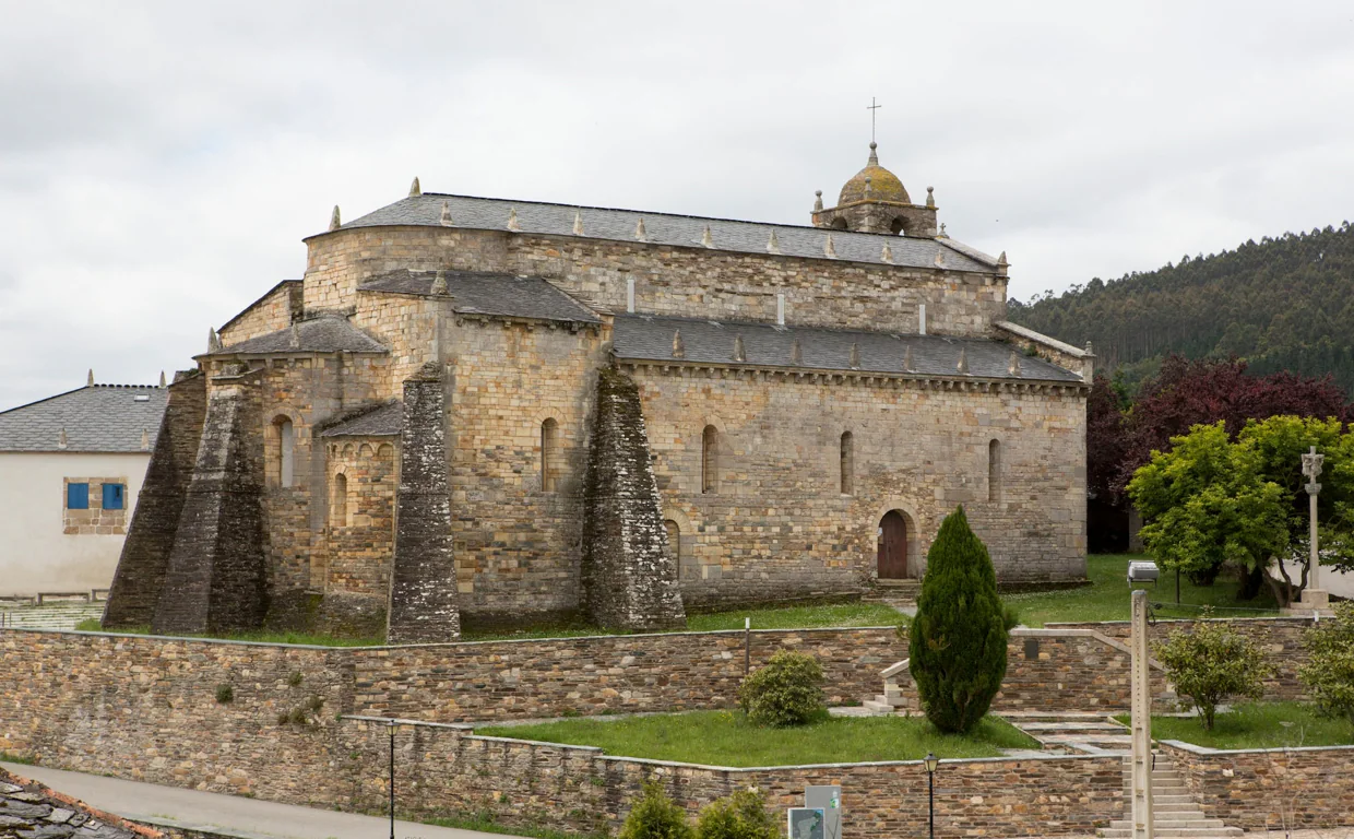 Imagen de la basílica de San Martín de Mondoñedo, Foz