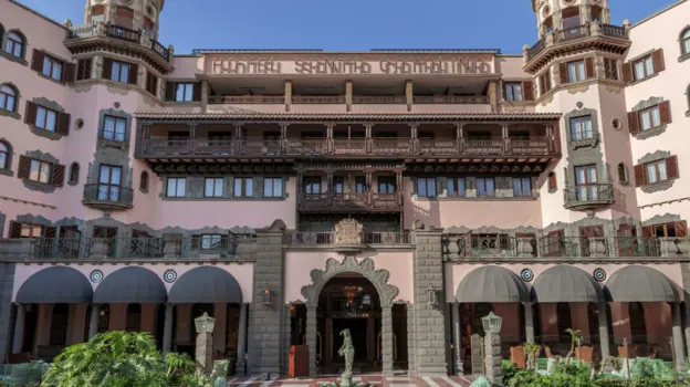 Fachada del Santa Catalina, A Royal Hideaway Hotel