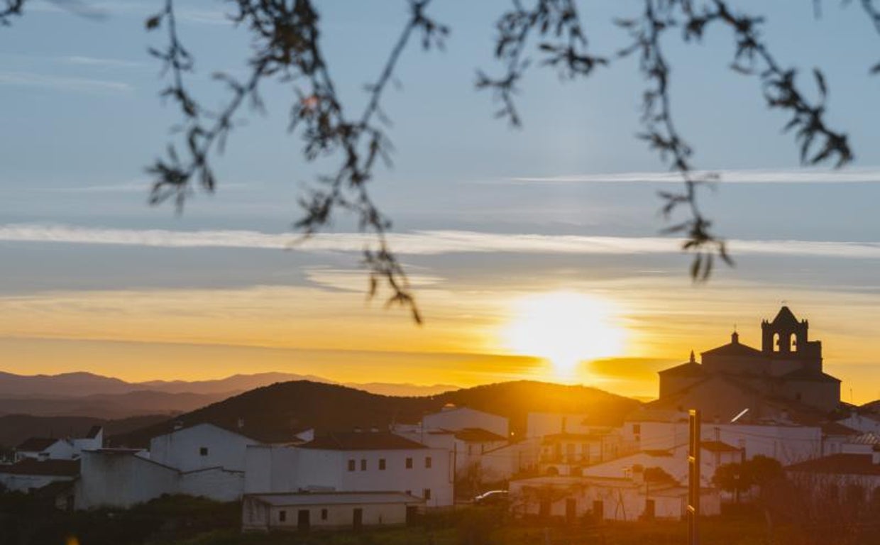 En la población de Guadalcanal es posible contemplar preciosos atardeceres