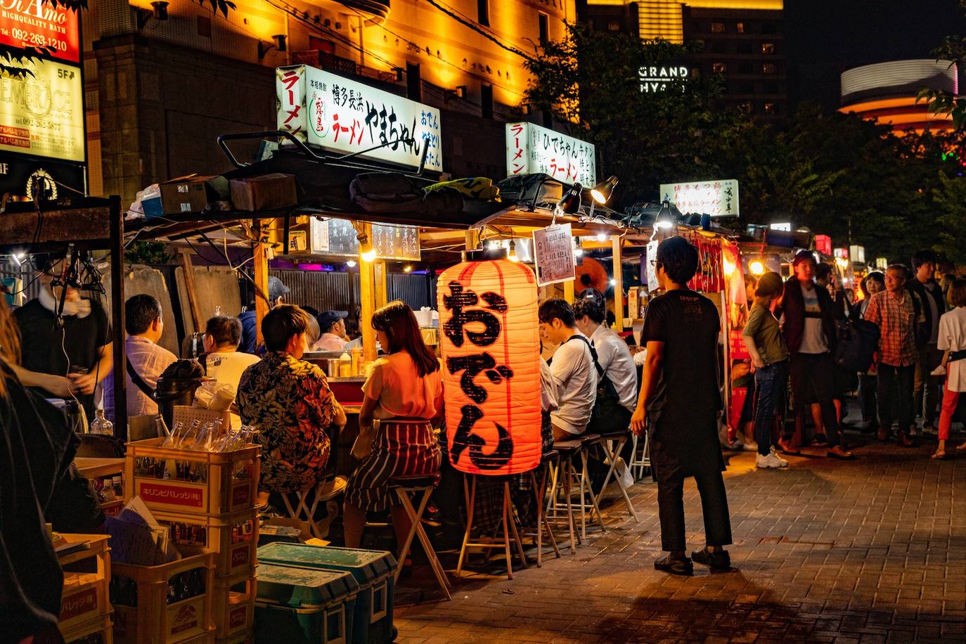 Fukuoka está en el extremo norte de la isla Kyushu en Japón. Allí se puede disfrutar desde el increíble panorama de comida callejera al famoso ramen Hakata.
