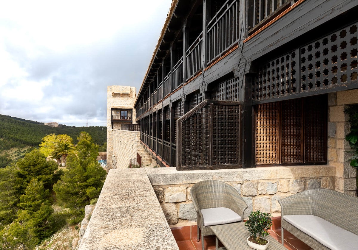 Vistas a la Sierra Sur de Jaén desde la terraza del Parador de Santa Catalina