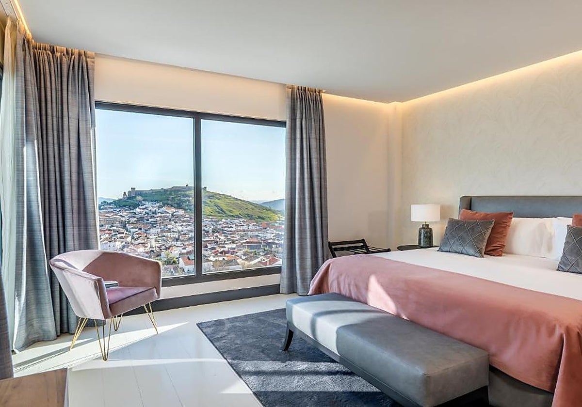 Vistas al castillo desde la imponente suite del Barceló Aracena