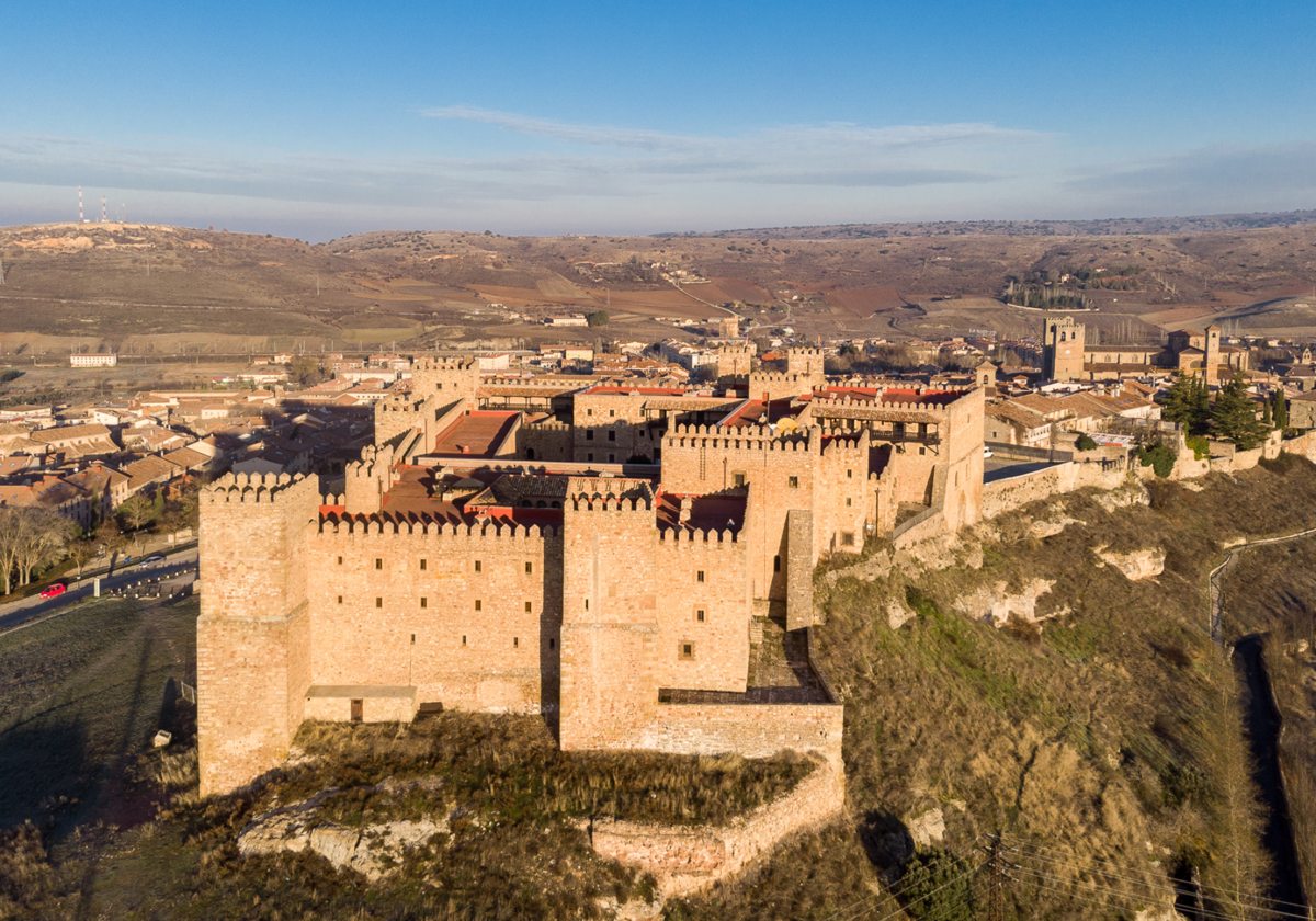 Imagen del castillo de Sigüenza, hoy Parador Nacional