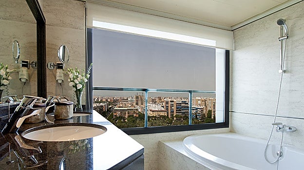 Baño de una de las habitaciones del Sevilla Center