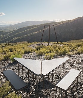 Imagen secundaria 2 - IIIEl nuevo columpio de Librán, diseñado por el estudio Pareid Architecture, de la arquitecta berciana Déborah López