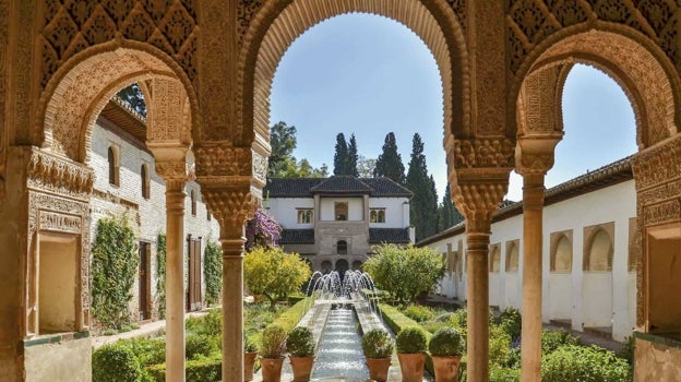 Un día en la Alhambra: entradas, horarios, qué ver