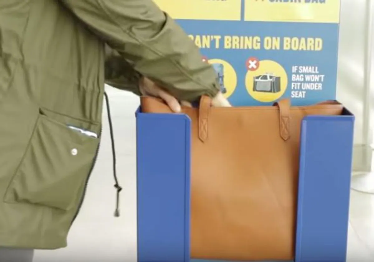 Medidas equipaje de mano de Ryanair: ¿qué maleta puedes llevar y cuánto  puede pesar?, Actualidad