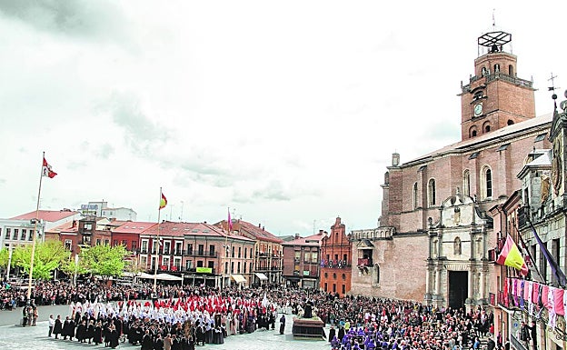 Encuentro del Viernes Santo en la Plaza Mayor