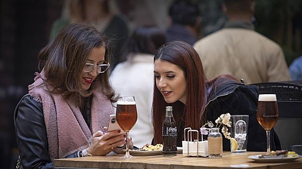 Las tapas son uno de los grandes alicientes a la hora de acercarse a Granada