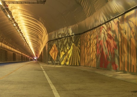 Imagen secundaria 1 - En el nuevo túnel de Bergen para uso deportivo (bicicletas, corredores, a pie) hay una temperatura constante de 7 grados, a salvo de las nevadas o el frío extremo en esta ciudad noruega. 