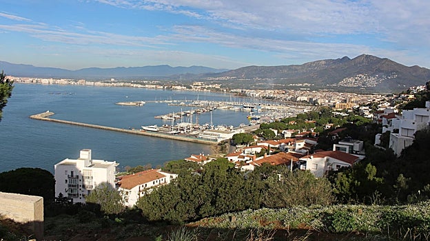 Vistas dese el castillo de Rosas