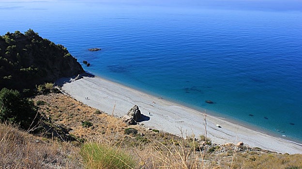 Las mejores calas de la costa de Málaga donde escaparse un fin de semana