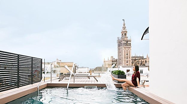 Piscina del hotel