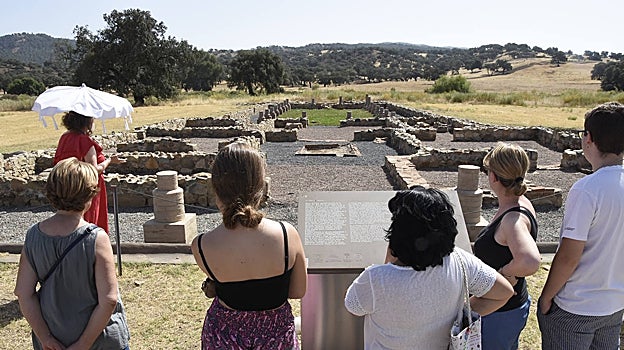 La ciudad romana de Arucci Turobriga se sitúa a 3 km de Aroche