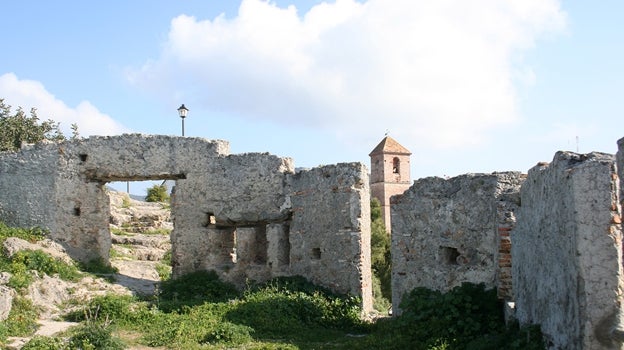 Los restos del Castillo de Casares nos ayudan a viajar al pasado árabe de esta localidad malagueña