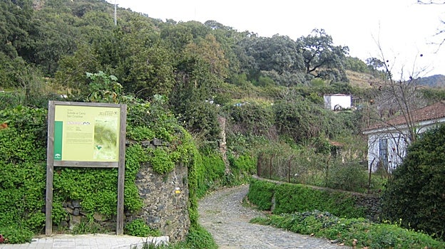 La ruta alterna caminos empedrados y pistas de tierra que salvan un desnivel de casi 350 metros