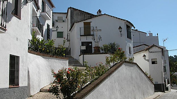 Típica calle encalada de Galaroza