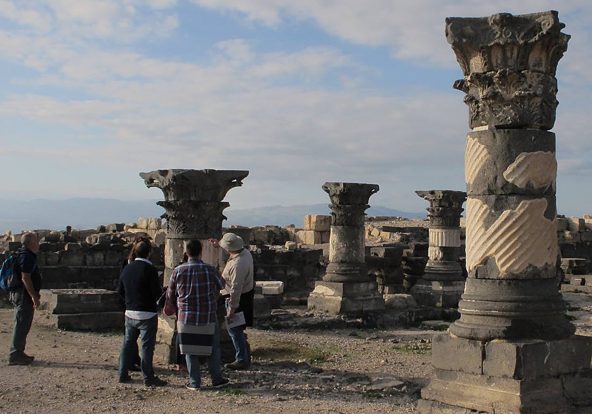 En la imagen, Iosi Bordowicz con los primeros turistas en la basílica romana
