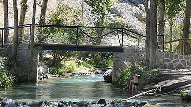 Las mejores piscinas naturales de Granada desde Sierra Nevada hasta la Alpujarra