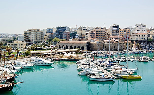 Puerto de Heraklion, en Creta