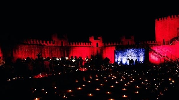 Actuación de la Sinfónica de Jaén en el castillo de Baños de la Encina.