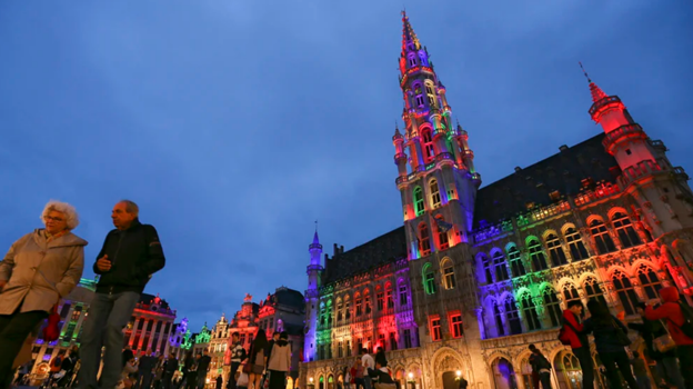 La Grand Place de Bruselas iluminada