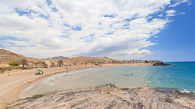 Imagen de la playa de Percheles
