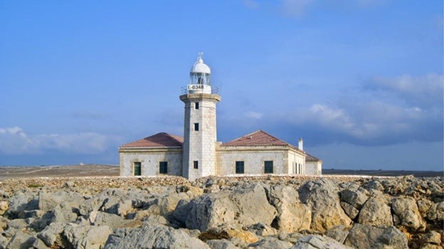 Imagen del faro de Punta Nati