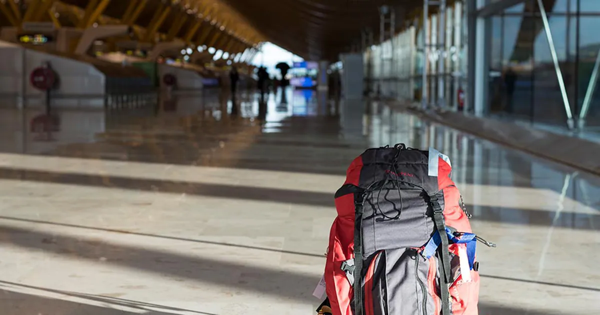 tiene la mochila más viral del momento: viaja sin facturar