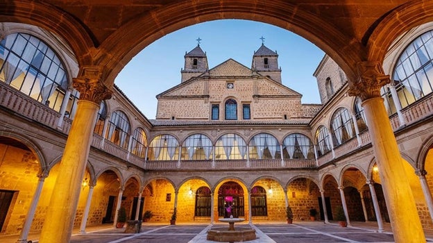 Interior del hospital de Santiago, en Úbeda (Jaén)