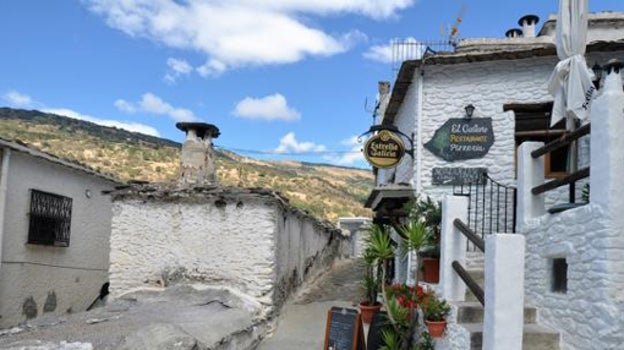 Casas típicas con chimenea en Pampaneira