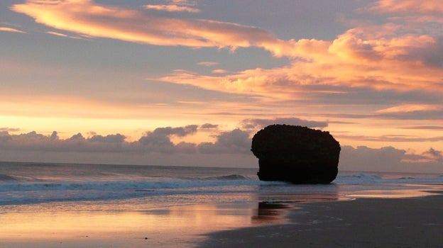 Las mejores playas de Andalucía para alargar el verano hasta el otoño
