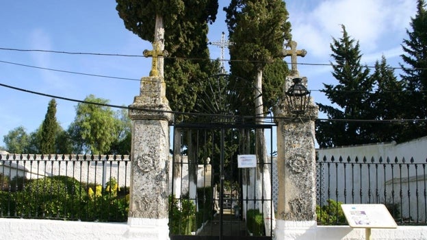 Fachada del cementerio de Monturque