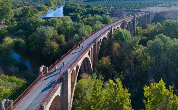 Espectacular viaducto donde comienza la Vía Verde del Guadalimar