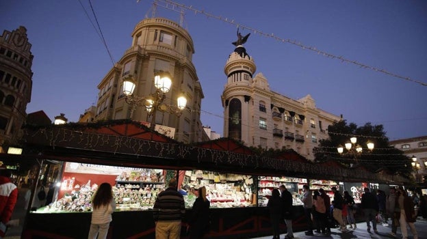 Mercadillo navideño en la plaza de Las Tendillas de Córdoba.