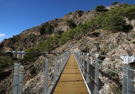 Escapada a Canillas de Aceituno: ruta de El Saltillo, uno de los puentes colgantes más largos de España