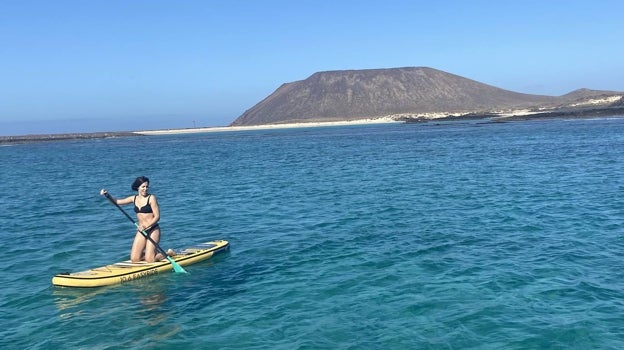 Al fondo, Isla de Lobos