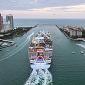 El crucero que mide 100 m más que el Titanic y 35 más que la Torre Eiffel: rutas y precios