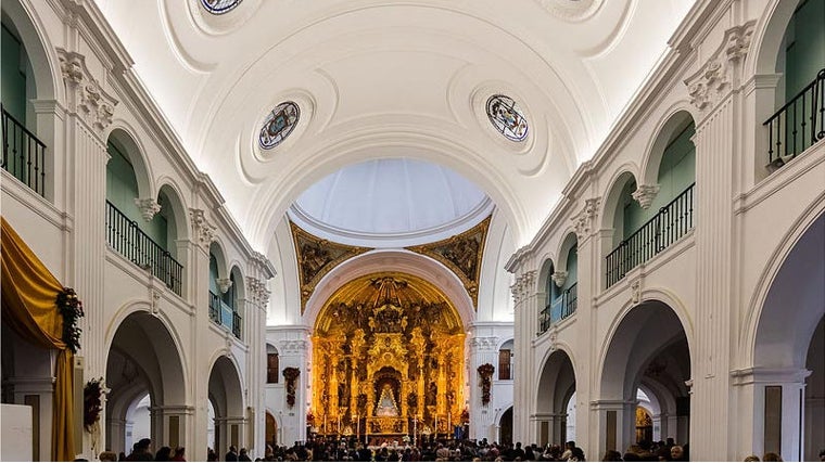 Santuario de la Virgen del Rocío en Almonte