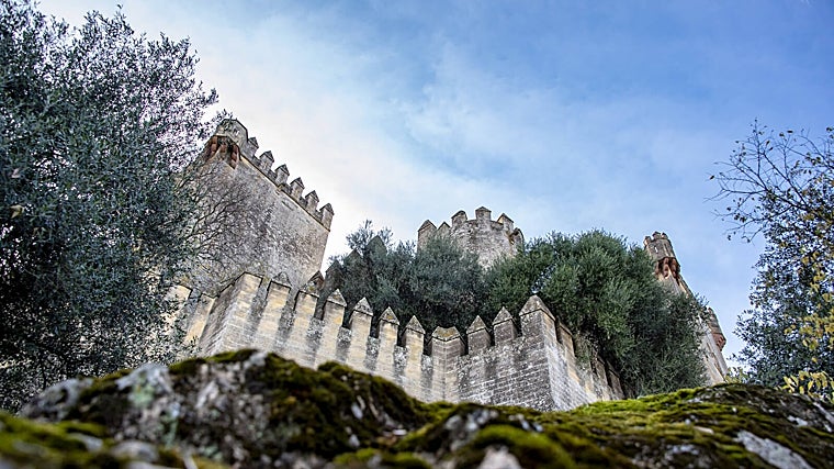 El Castillo de Almodóvar del Río es una de las fortalezas más especiales de las que se pueden encontrar en territorio andaluz