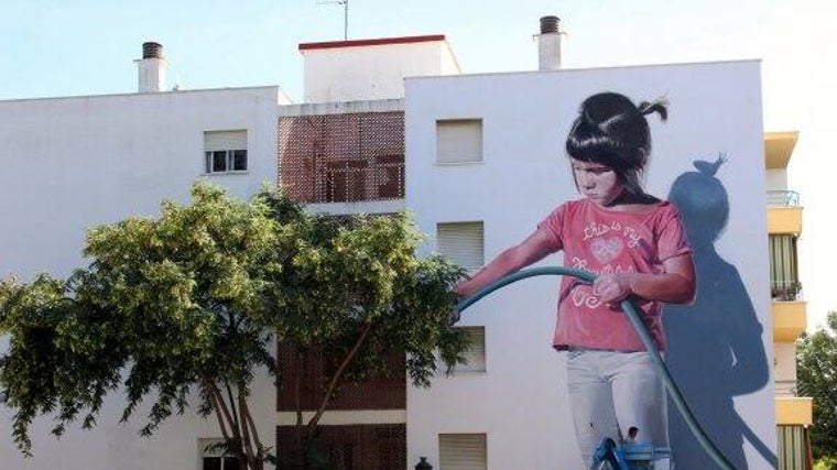 Ruta por los 11 murales de Estepona que hacen un homenaje al arte urbano