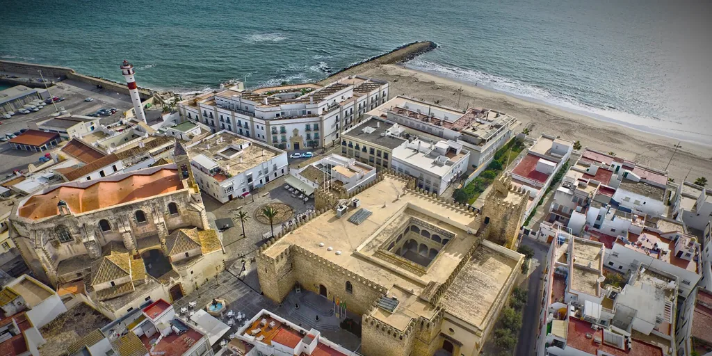 Los destinos de playa en Andalucía más baratos para hacer una escapada en Semana Santa