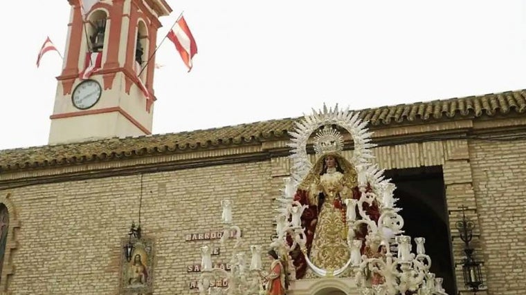 En la localidad de Castilleja de la Cuesta en Sevilla, se vive el Domingo de Resurrección de una forma muy especial