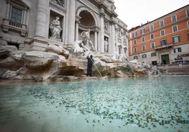 Así se emplea el dinero que depositan los turistas cada día en la Fontana de Trevi