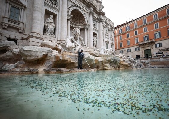 Así se emplea el dinero que depositan los turistas cada día en la Fontana de Trevi