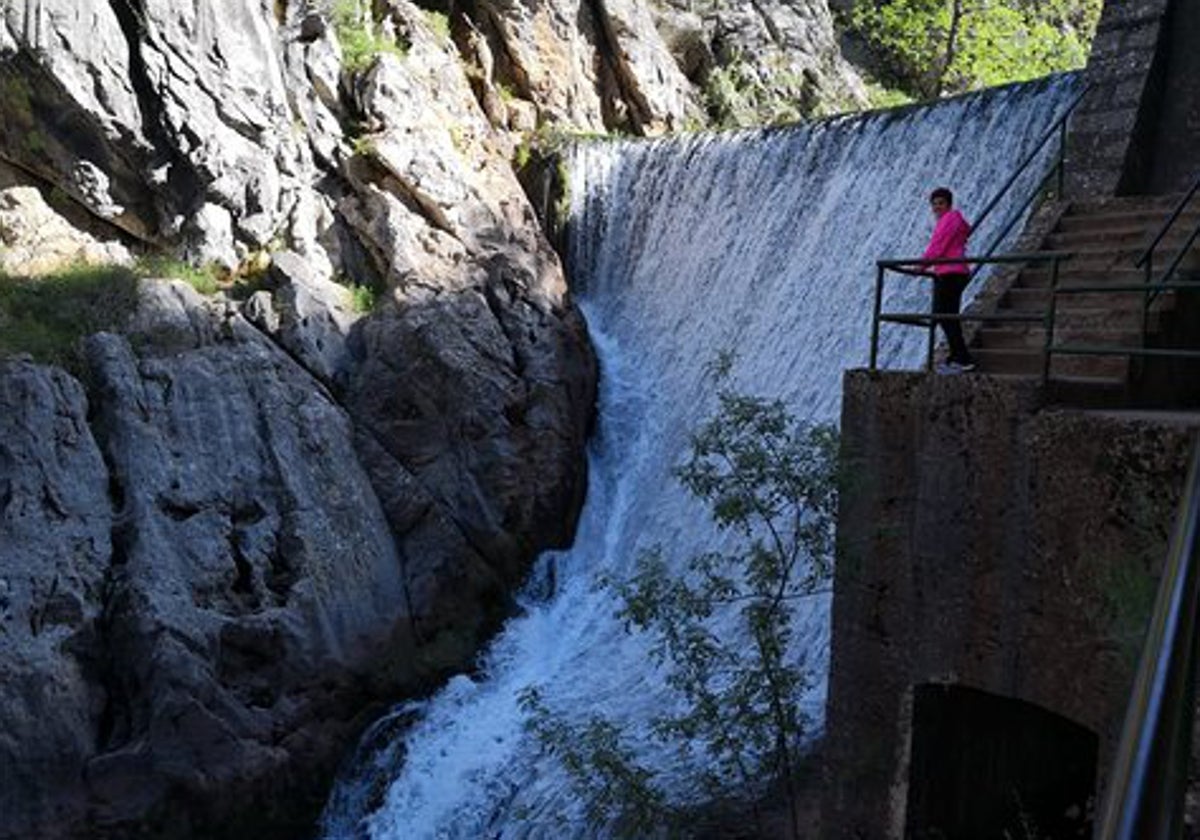 Cascada de Linarejos