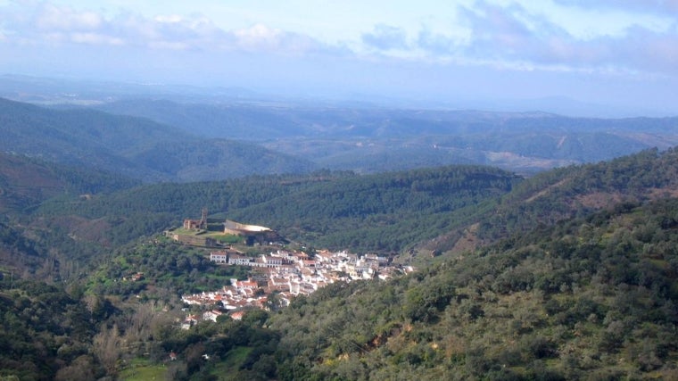 Vistas desde la cima del Cerro de San Cristóbal, un lugar de disfrute para los ciclistas en la provincia de Huelva